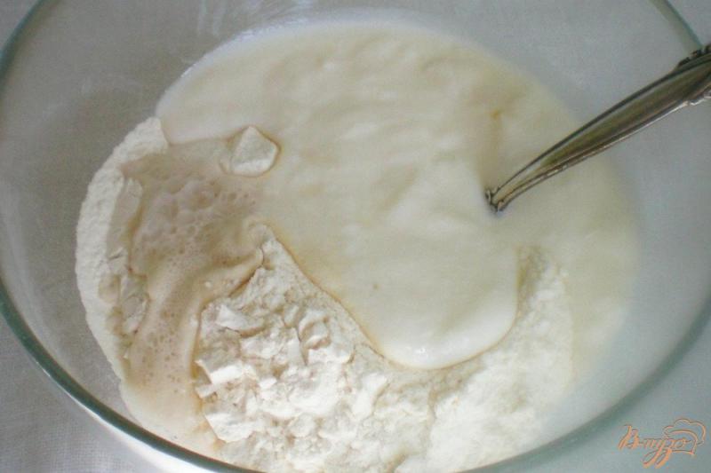Фото приготовление рецепта: Маффины с добавлением кэроба и йогурта шаг №2