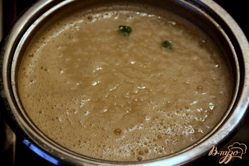 Фото приготовление рецепта: Суп-пюре  картофельный, с сельдереем и яблоком шаг №2