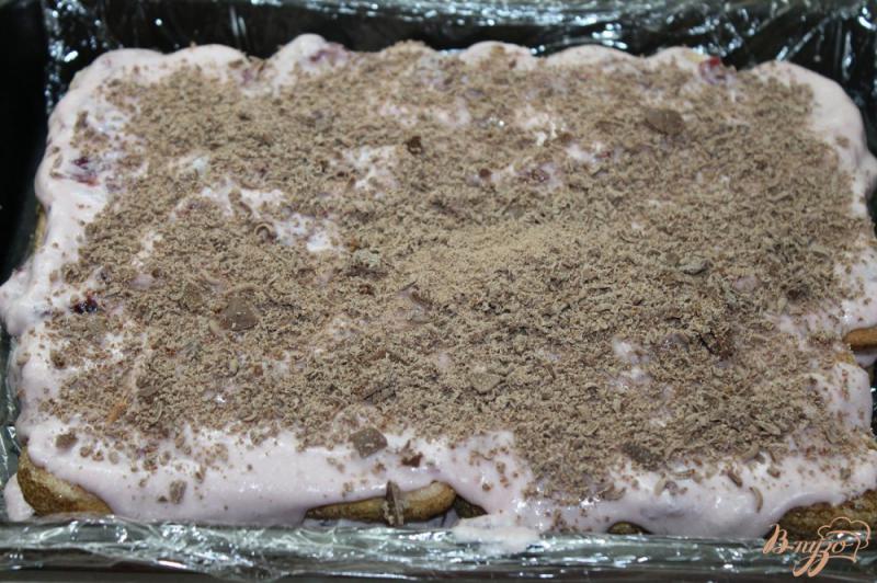 Фото приготовление рецепта: Домашний тирамису с вишней и творожной массой шаг №7