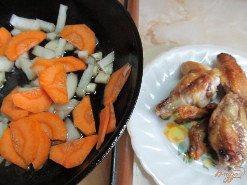 Фото приготовление рецепта: Картофельные клецки с грибами и курицей шаг №5