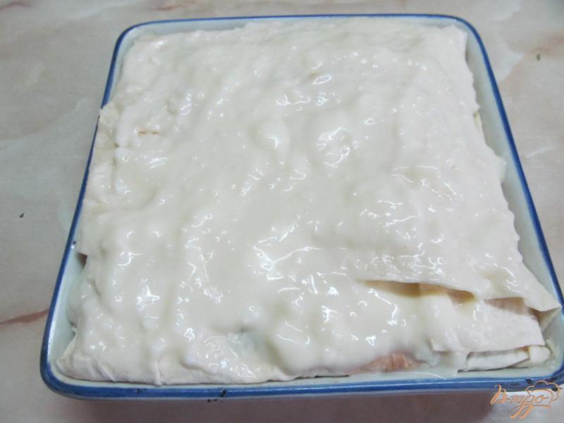Фото приготовление рецепта: Пирог из лаваша с начинкой из мяса курицы и грибами шаг №10