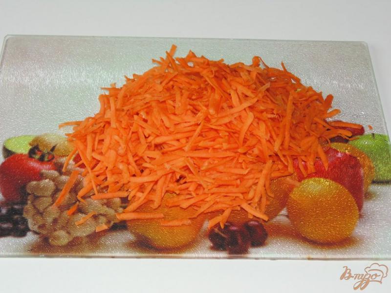 Фото приготовление рецепта: Острый морковный салат с адыгейским сыром шаг №1