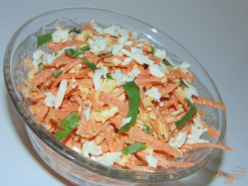 Фото приготовление рецепта: Острый морковный салат с адыгейским сыром шаг №4