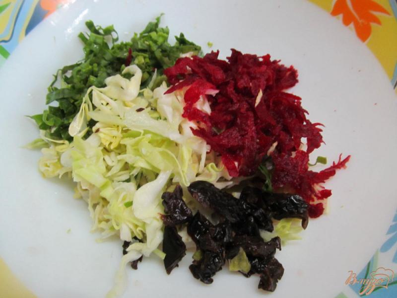 Фото приготовление рецепта: Салат из капусты с гранатом и свеклой шаг №1