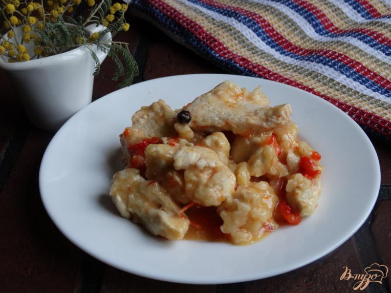 Фото приготовление рецепта: Куриное филе тушеное с болгарским перцем в мульиварке шаг №5