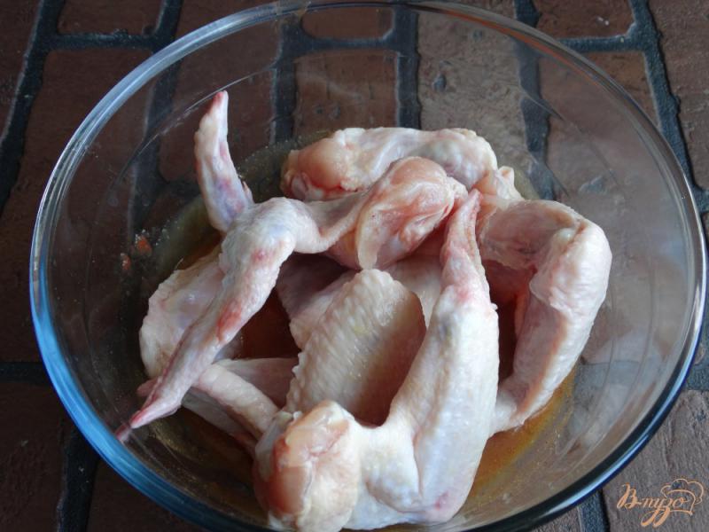 Фото приготовление рецепта: Куриные крылышки по-канадски шаг №2