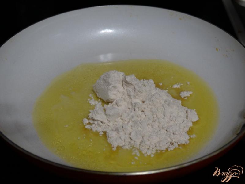 Фото приготовление рецепта: Макароны в соусе бешамель с базиликом шаг №2