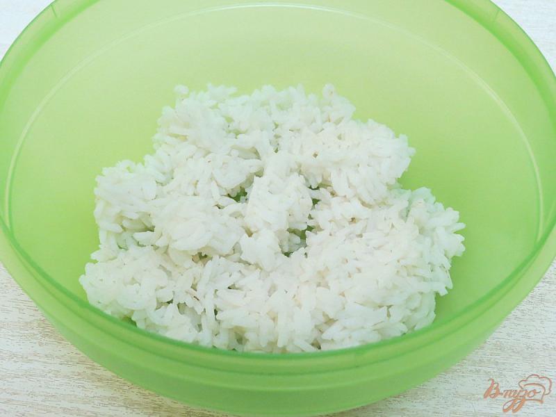 Фото приготовление рецепта: Тарталетки с тунцом и рисом шаг №3