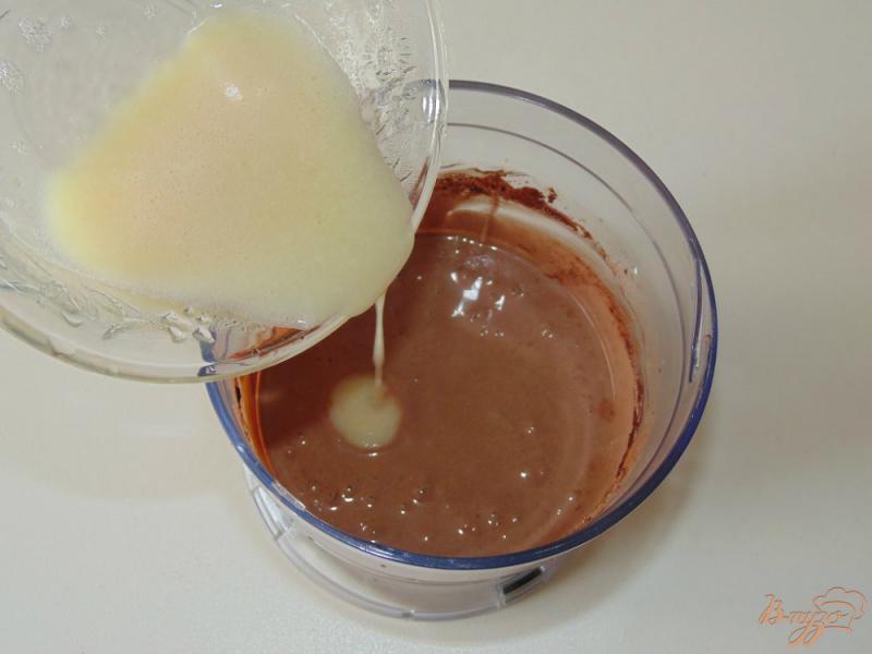 Фото приготовление рецепта: Шоколадно-творожный мусс шаг №3