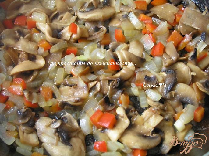 Фото приготовление рецепта: Жюльен с курицей, грибами, овощами и творогом шаг №3