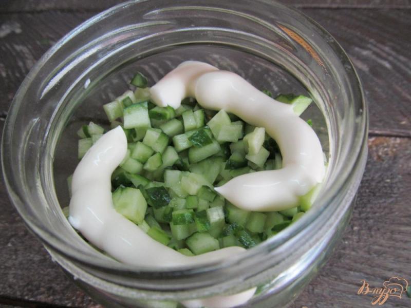 Фото приготовление рецепта: Салат из семги с овощами под майонезом шаг №3