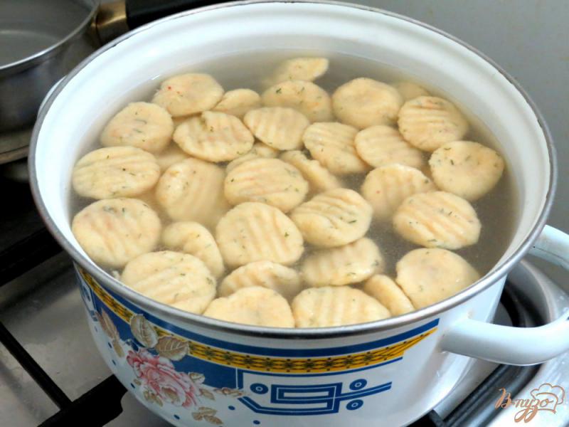 Фото приготовление рецепта: Картофельные галушки по-закарпатски шаг №7