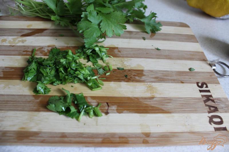 Фото приготовление рецепта: Салат к шашлыку из молодых кабачков шаг №4