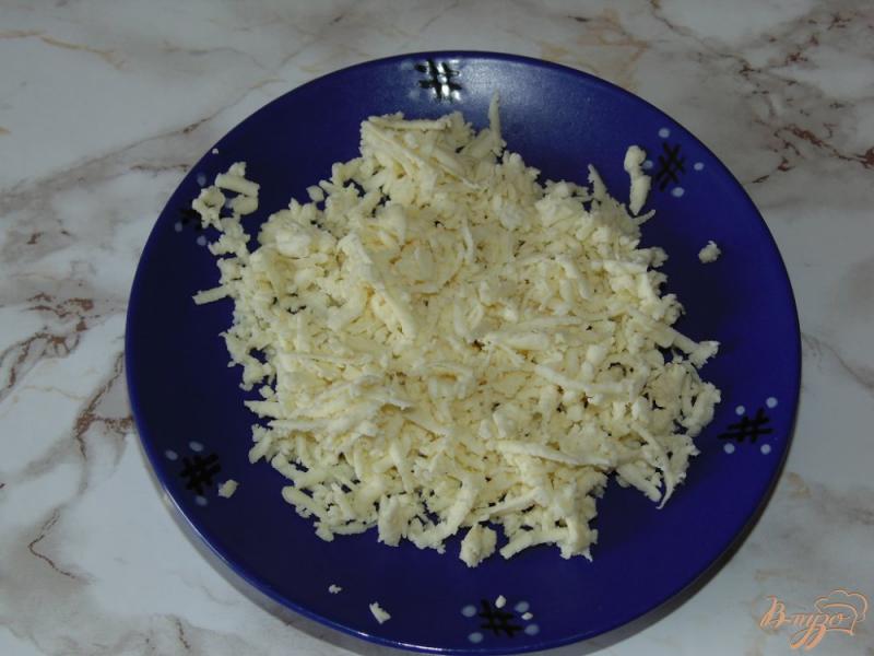 Фото приготовление рецепта: Оладьи из кабачка с адыгейским сыром шаг №2