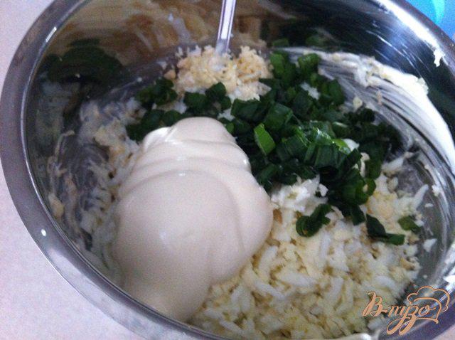 Фото приготовление рецепта: Лаваш с сырным салатом и крабовыми палочками шаг №1