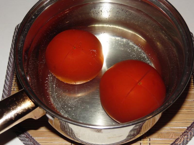 Фото приготовление рецепта: Томатный соус с базиликом и чесноком шаг №1