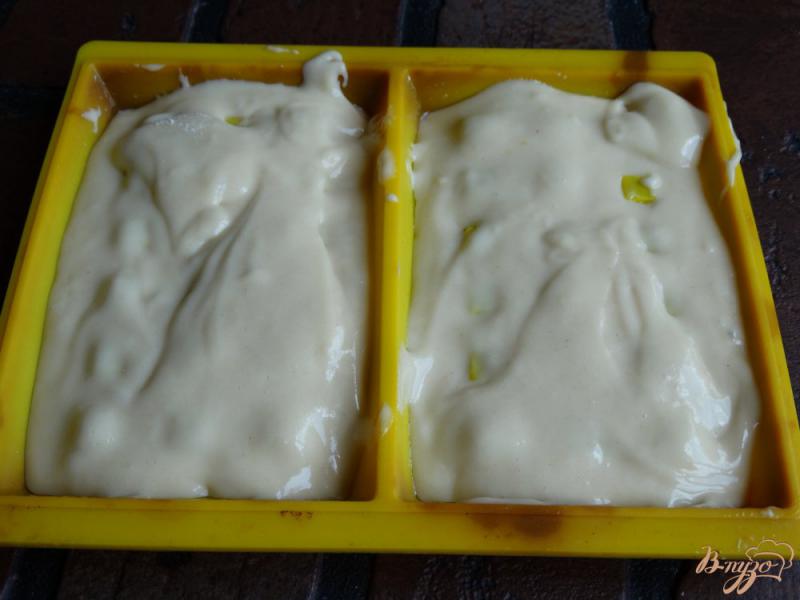 Фото приготовление рецепта: Бисквитные вафли на сгущенке шаг №5