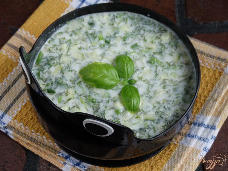 Фото приготовление рецепта: Холодный огуречный суп с базиликом шаг №5