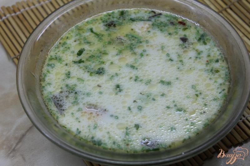 Фото приготовление рецепта: Сырный сливочный суп из лосося с зеленым перцем шаг №9