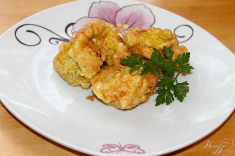 Фото приготовление рецепта: Закуска из цветков кабачка в кляре шаг №8