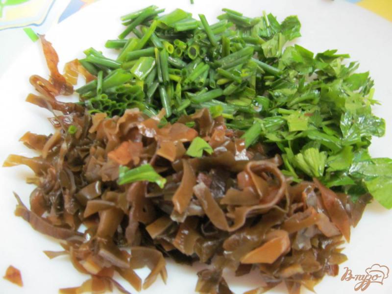 Фото приготовление рецепта: Мясной салат с морской капустой шаг №1