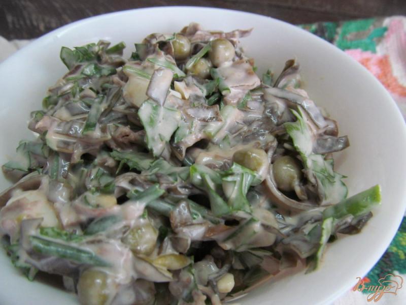 Фото приготовление рецепта: Мясной салат с морской капустой шаг №4