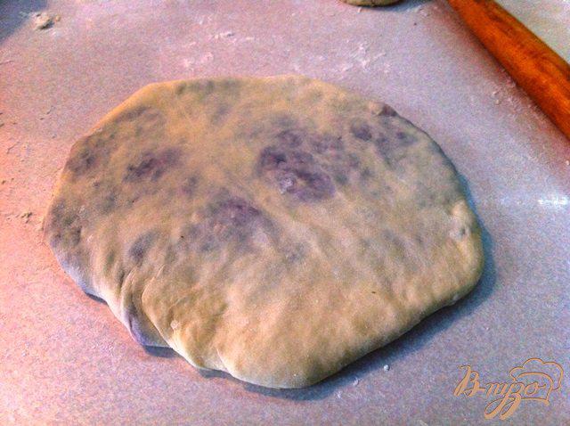 Фото приготовление рецепта: Осетинский пирог «Хычин» шаг №9