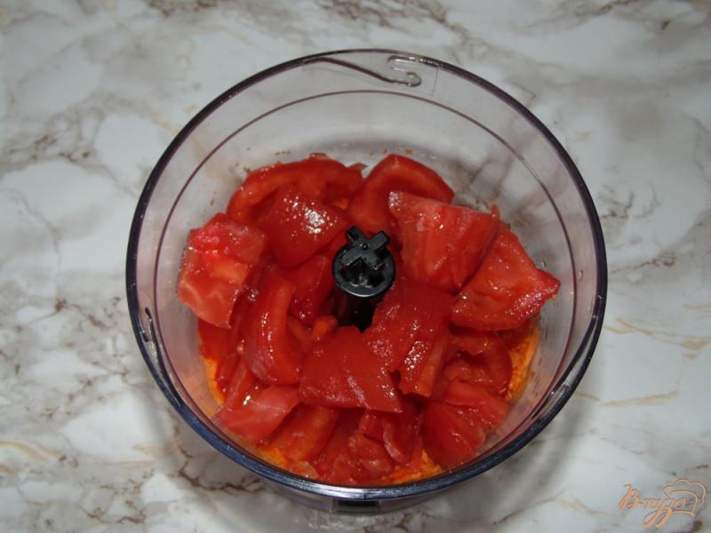Фото приготовление рецепта: Томатно-морковный соус с зеленью шаг №3