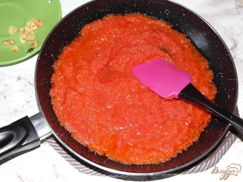 Фото приготовление рецепта: Томатно-морковный соус с зеленью шаг №5