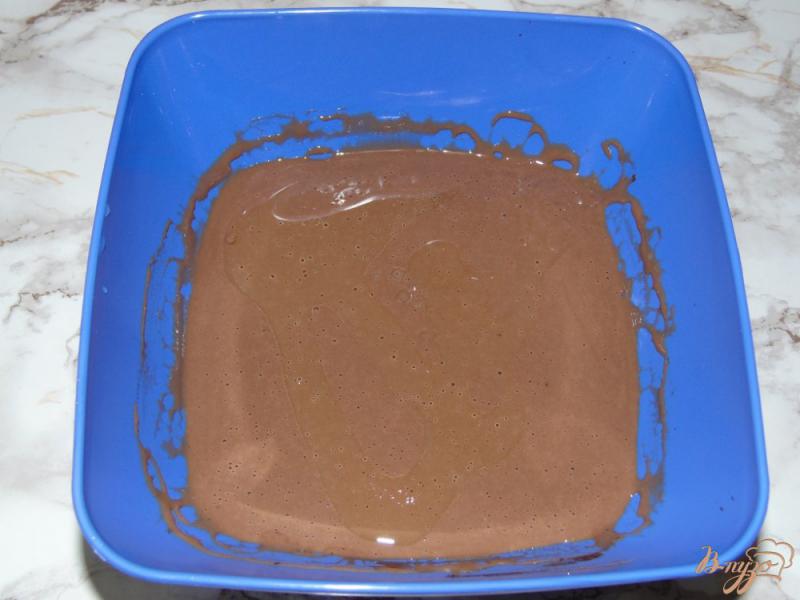 Фото приготовление рецепта: Шоколадные блины с творогом и черносливом шаг №2