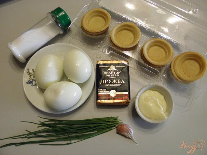 Фото приготовление рецепта: Тарталетки с сыром и луком шиит шаг №1