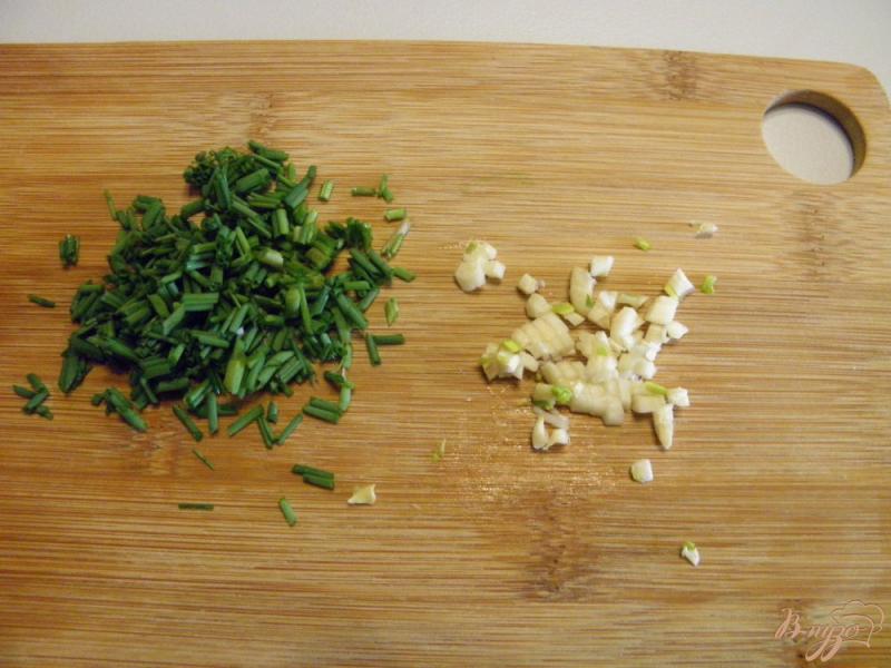 Фото приготовление рецепта: Тарталетки с сыром и луком шиит шаг №2