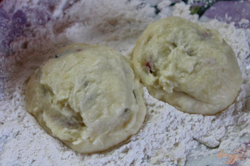 Фото приготовление рецепта: Картофельные зразы с оливками и перцем шаг №5