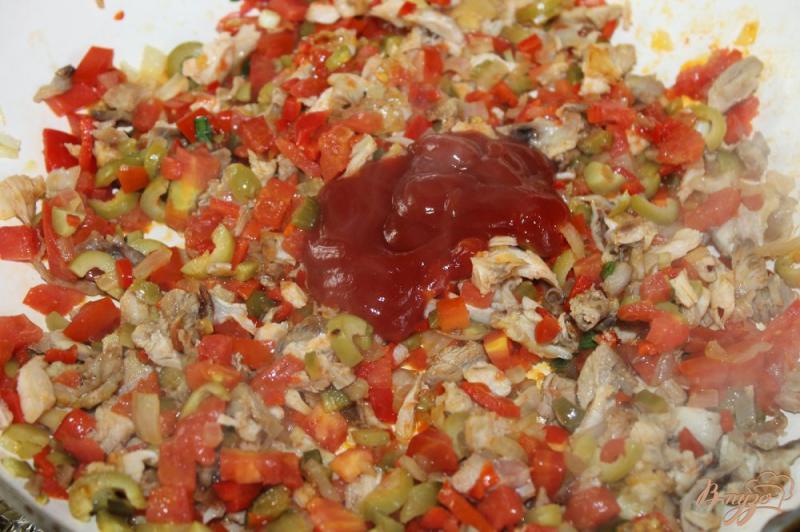 Фото приготовление рецепта: Солянка на курином бульоне с куриным мясом шаг №6