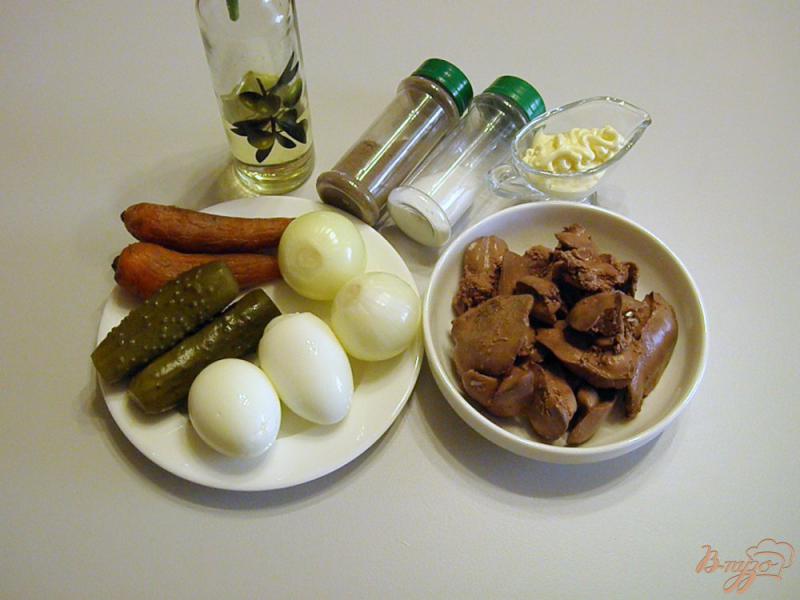 Фото приготовление рецепта: Салат с печенью шаг №1