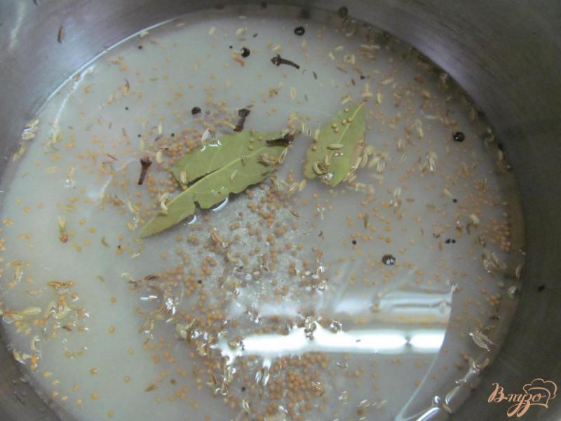 Фото приготовление рецепта: Салат из огурцов с перцем шаг №6