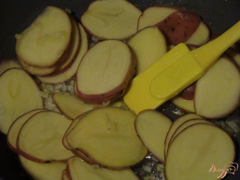 Фото приготовление рецепта: Испанская картофельная тортилья шаг №4