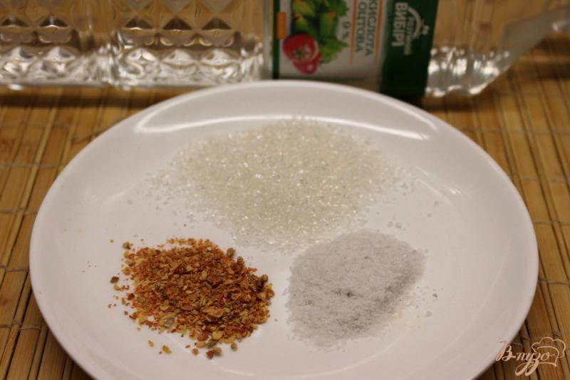 Фото приготовление рецепта: Баклажаны в остром томатном соусе на зиму шаг №4