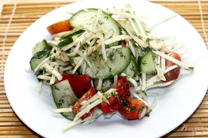 Фото приготовление рецепта: Диетический салат с сельдереем шаг №6
