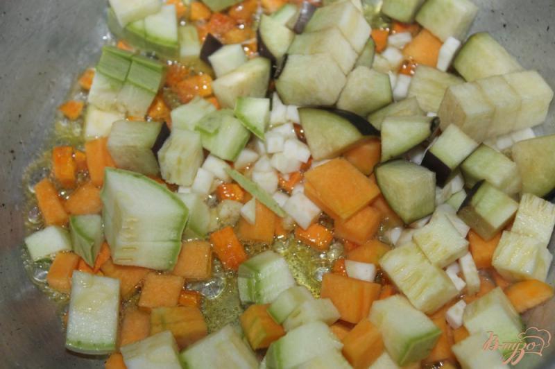 Фото приготовление рецепта: Овощной рататуй с цветной капустой и тыквой шаг №3