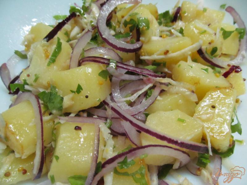 Фото приготовление рецепта: Теплый картофельный салат с сельдереем шаг №4