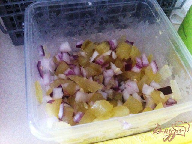 Фото приготовление рецепта: Салат из овощей с копченым кальмаром шаг №2