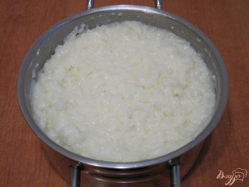 Фото приготовление рецепта: Рисовый пудинг с яблоками шаг №4