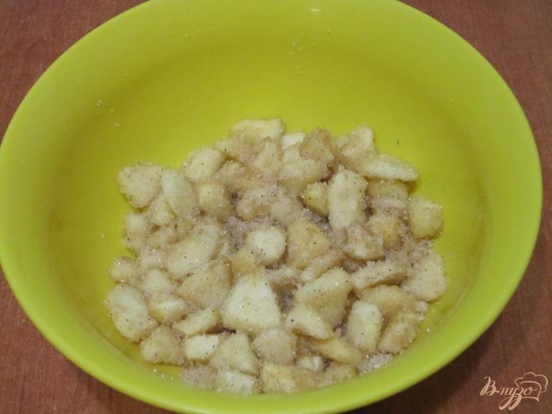 Фото приготовление рецепта: Рисовый пудинг с яблоками шаг №5