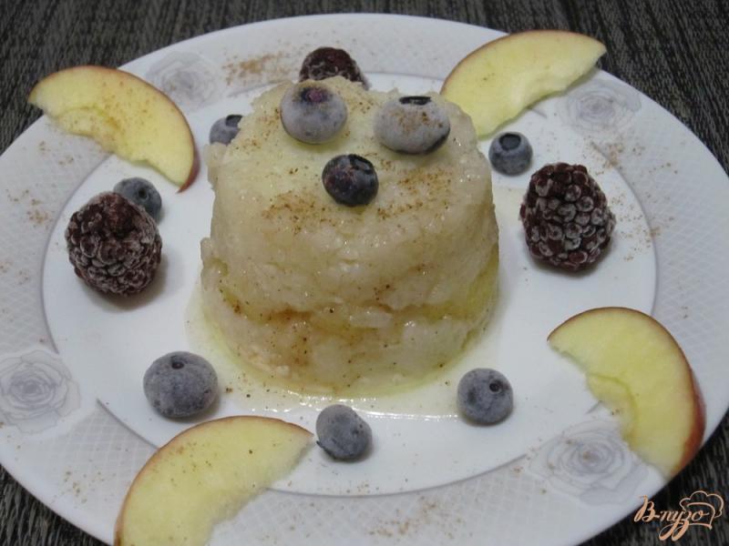 Фото приготовление рецепта: Рисовый пудинг с яблоками шаг №9
