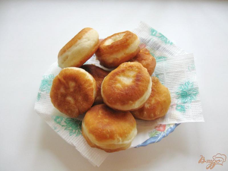 Фото приготовление рецепта: Пончики с сахарной пудрой шаг №7