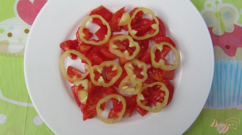 Фото приготовление рецепта: Салат со шпинатом и сухариками шаг №3