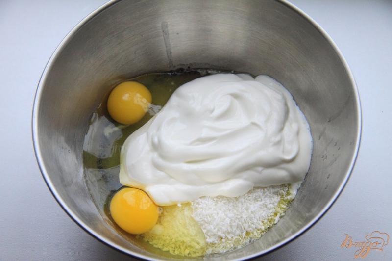 Фото приготовление рецепта: Простой и быстрый торт с маком и кокосовой стружкой шаг №6