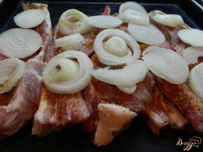 Фото приготовление рецепта: Запеченное мясо на косточке под шубой шаг №2