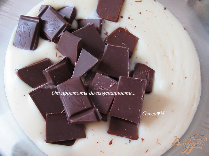 Фото приготовление рецепта: Торт-мусс «Два шоколада с личи» шаг №5